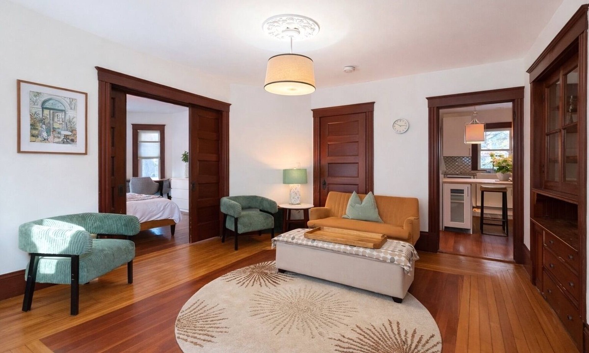 Porter Square Apartment | Boutique Porter Square home/1 stop from Harvard