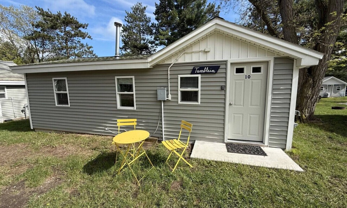 Grawn House | Brookside Cottages and Resort Tumblein Cottage