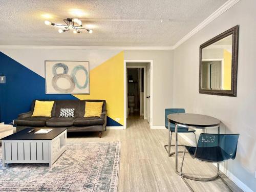 Downtown Atlanta House | Downtown Condo! Private Balcony! PT10F