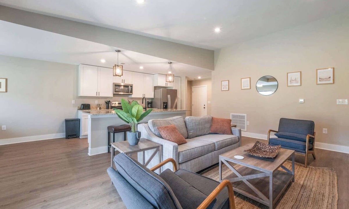 Acme Condo | Explore Traverse City! Pet-Friendly Condo Getaway