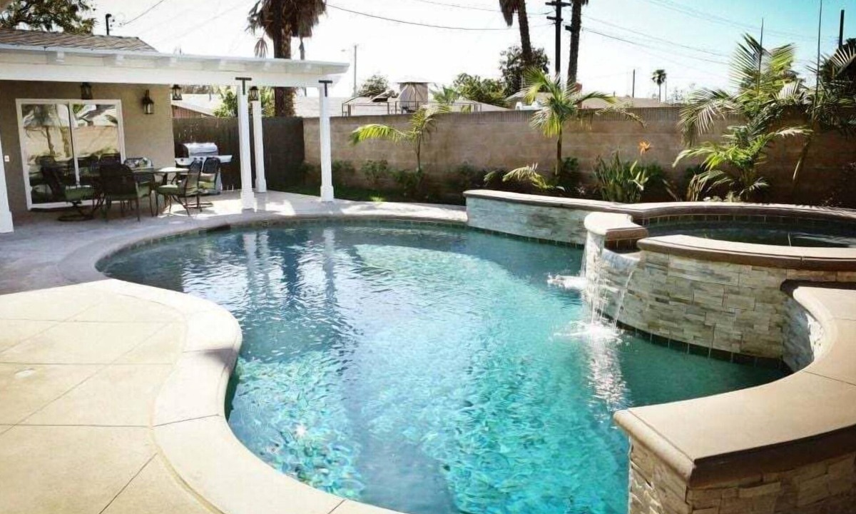 Anaheim Resort House | Fantastic Pool/Jac Home: 4 EnSuites, Walk 2 Disney