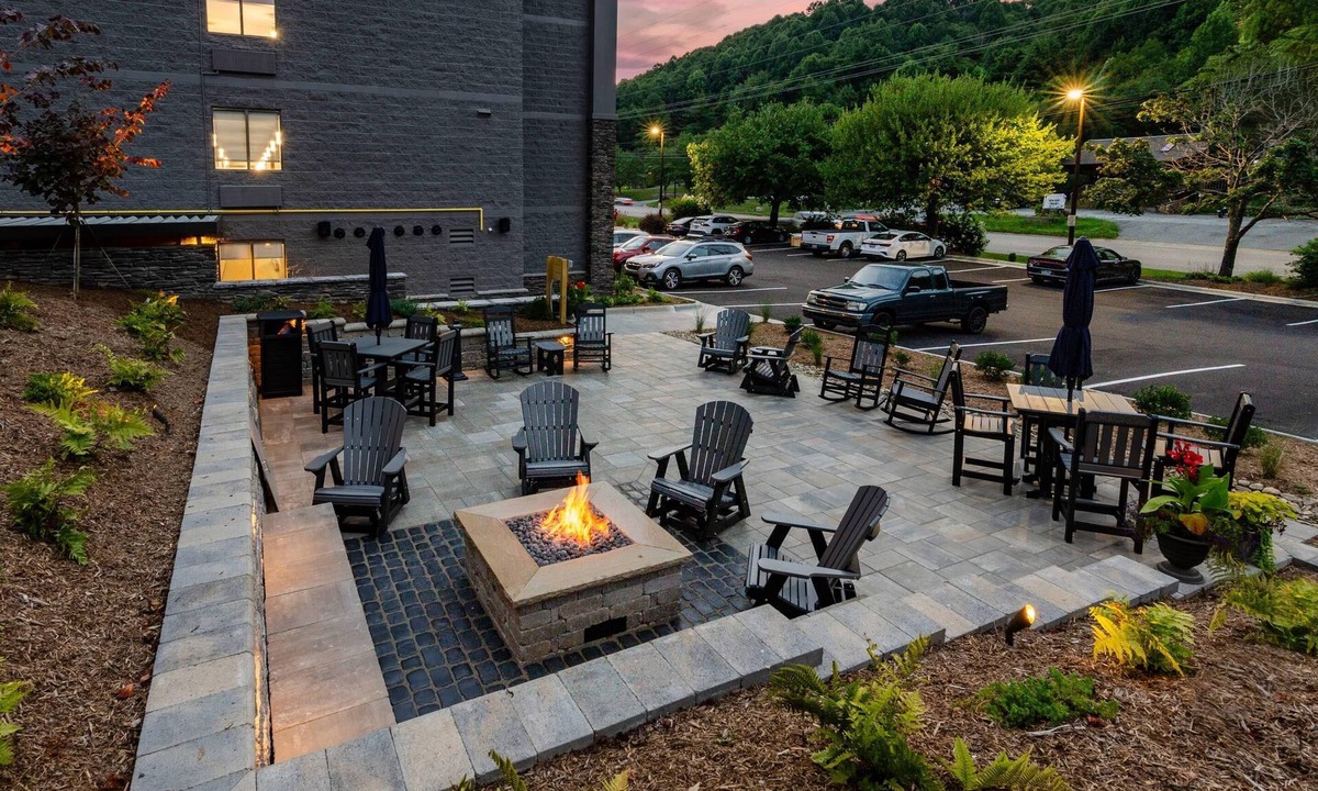Boone Hotel | Graystone Lodge, an Ascend Collection Hotel