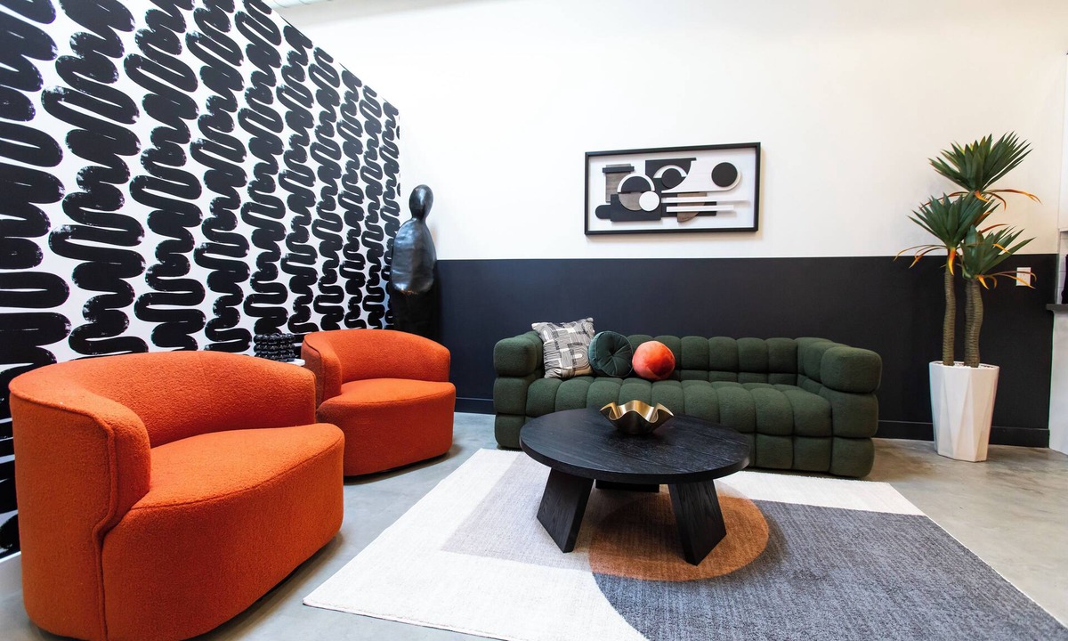 Artists Village Apartment | Heart of DTSA 2 bed apartment with AC and 65inch Roku tv