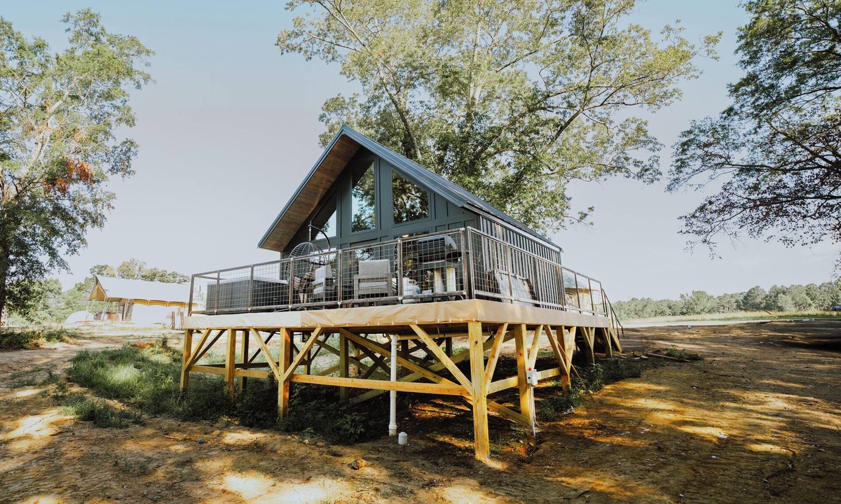 Cedar Bluff Resort | Lake Front Modern Cabin: Hot Tub, TV, & Lake Views
