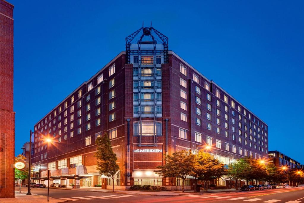 Central Square Hotel | Le Meridien Boston Cambridge