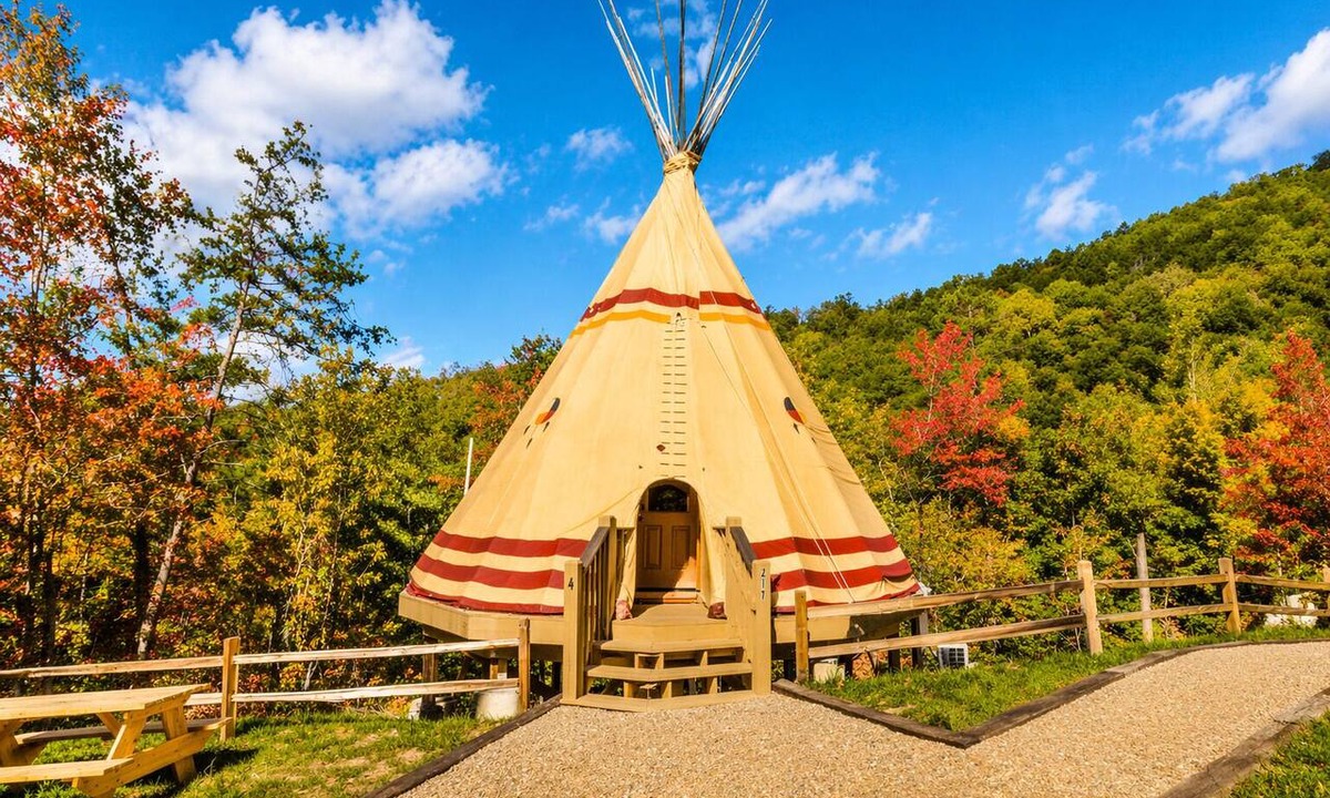 Pigeon Forge Resort | Luxury Smoky Mountain Glamping Tepee Near Dollywood, Resort Pool & Fireplace