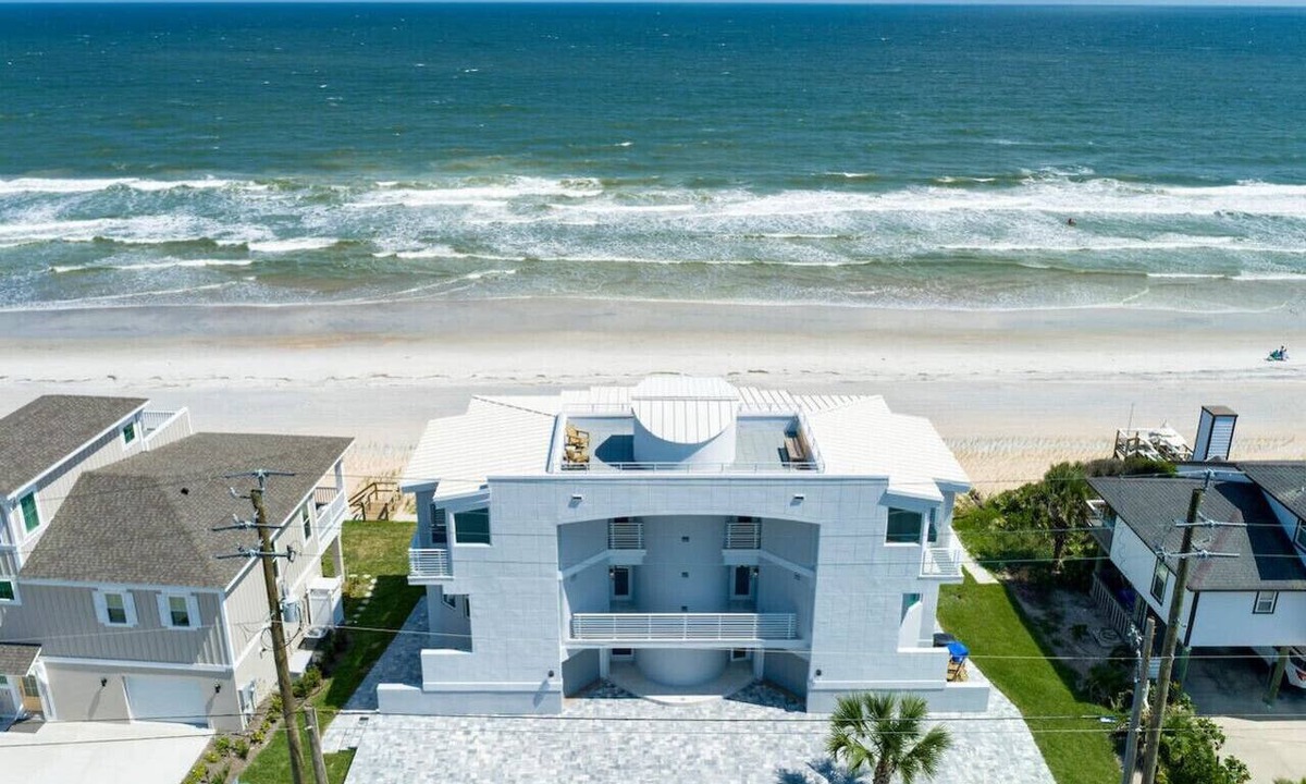 South Ponte Vedra Beach House | Ocean Therapy: Luxe 4-Story Beachfront w/ELEVATOR & Sky Deck