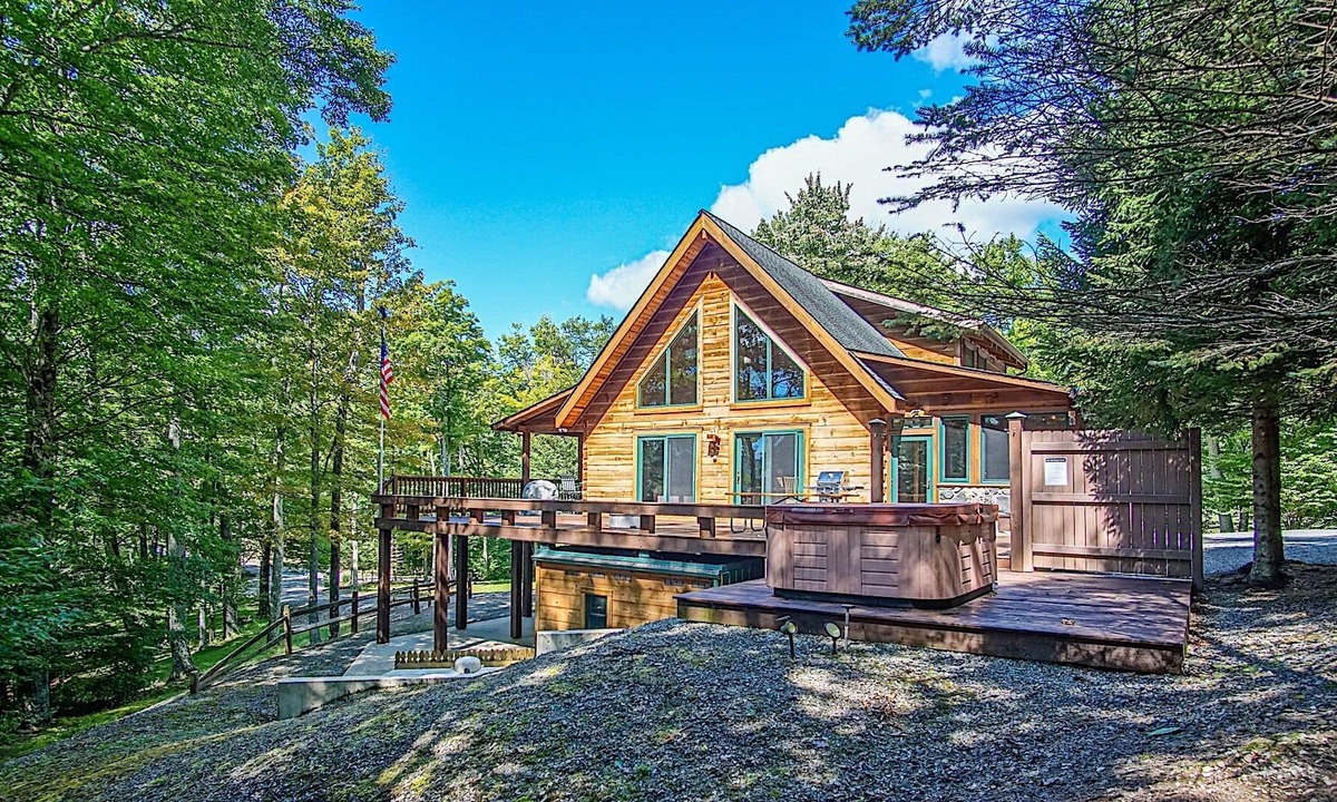 Mingo House | Peaceful Retreat Luxury 3 Br Home in the woods