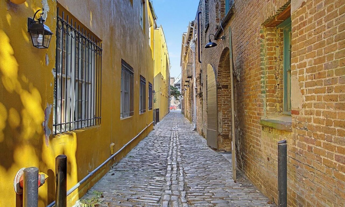 French Quarter House | PERFECT LOCATION.PARK, RELAX, & WALK! MIDDLE OF THE FRENCH QUARTER!