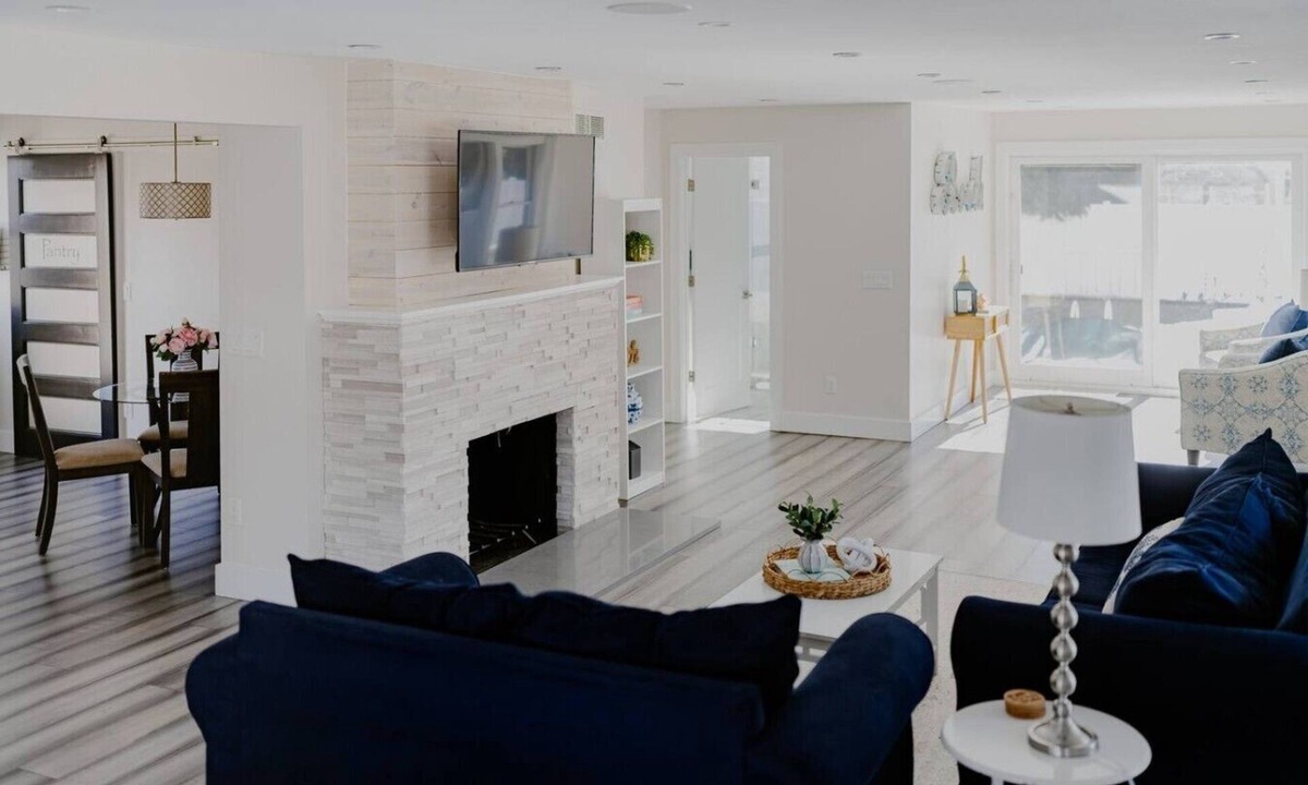 Grand Beach House | Pool + Fire Pit | Steps to Beach