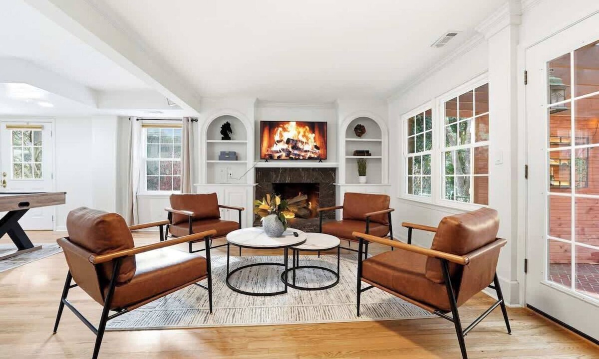 Tucker House | Refined Pool Oasis| All-King Beds | TVs Throughout