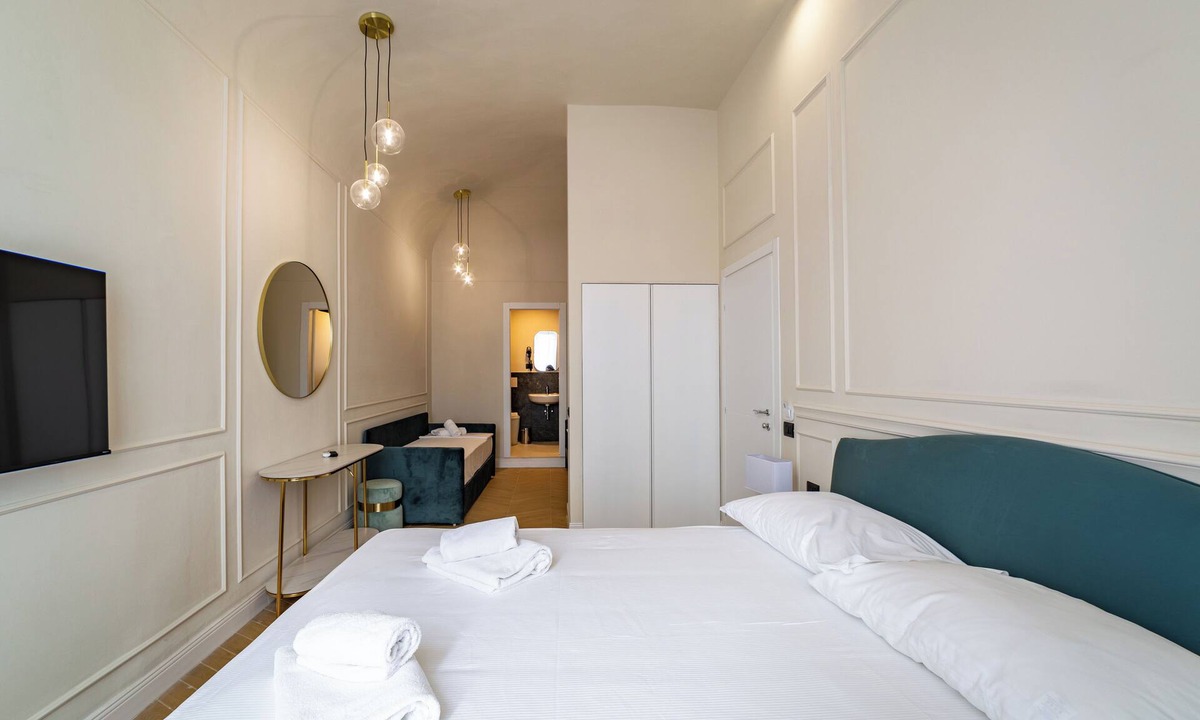 Sant' Ambrogio House | Residenza d'Epoca White Room