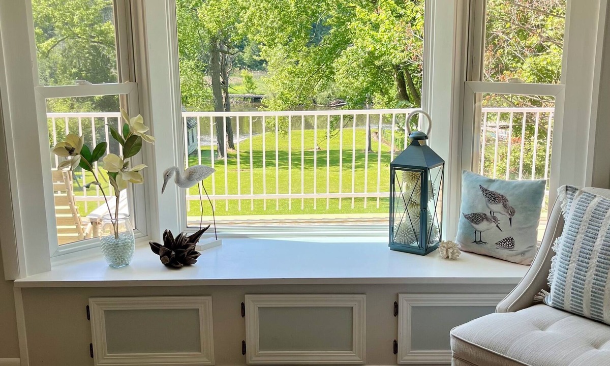 South Haven House | Scenic 5-star retreat located on the Black River. Just minutes to the beaches.