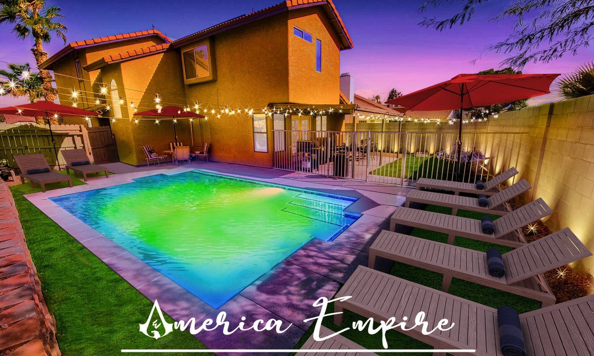Sunrise Manor House | Sleep 24 Luxury Villa FREE Heated Pool & Game Room