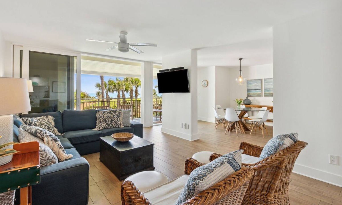 Fernandina Beach Condo | Spacious Amelia Island Villa Sleeps 12! Ideal for Large Families & Groups!