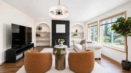 Lynnwood House | Spacious Pet-friendly 5BR Home in Lynnwood