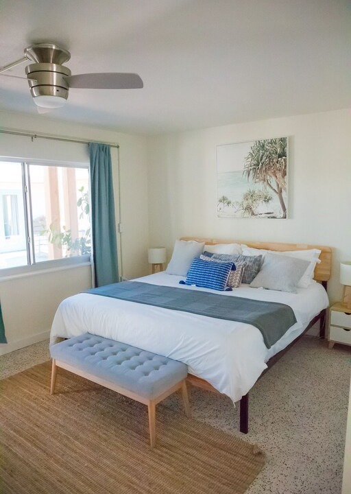 Sarasota Apartment | Studio apartment steps away from Lido beach