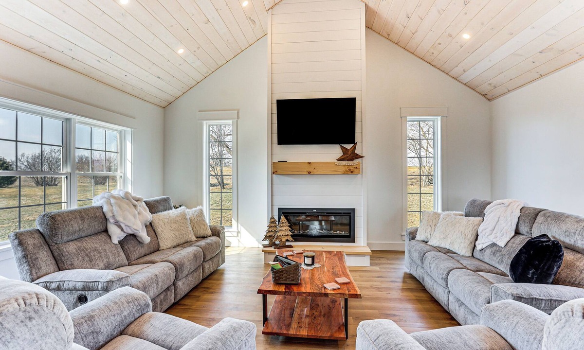 Ronks House | Walk to the Amish Village: Spacious Ronks Getaway!
