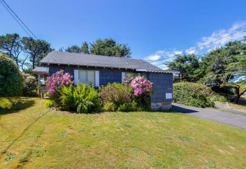 Neskowin House | White Wing