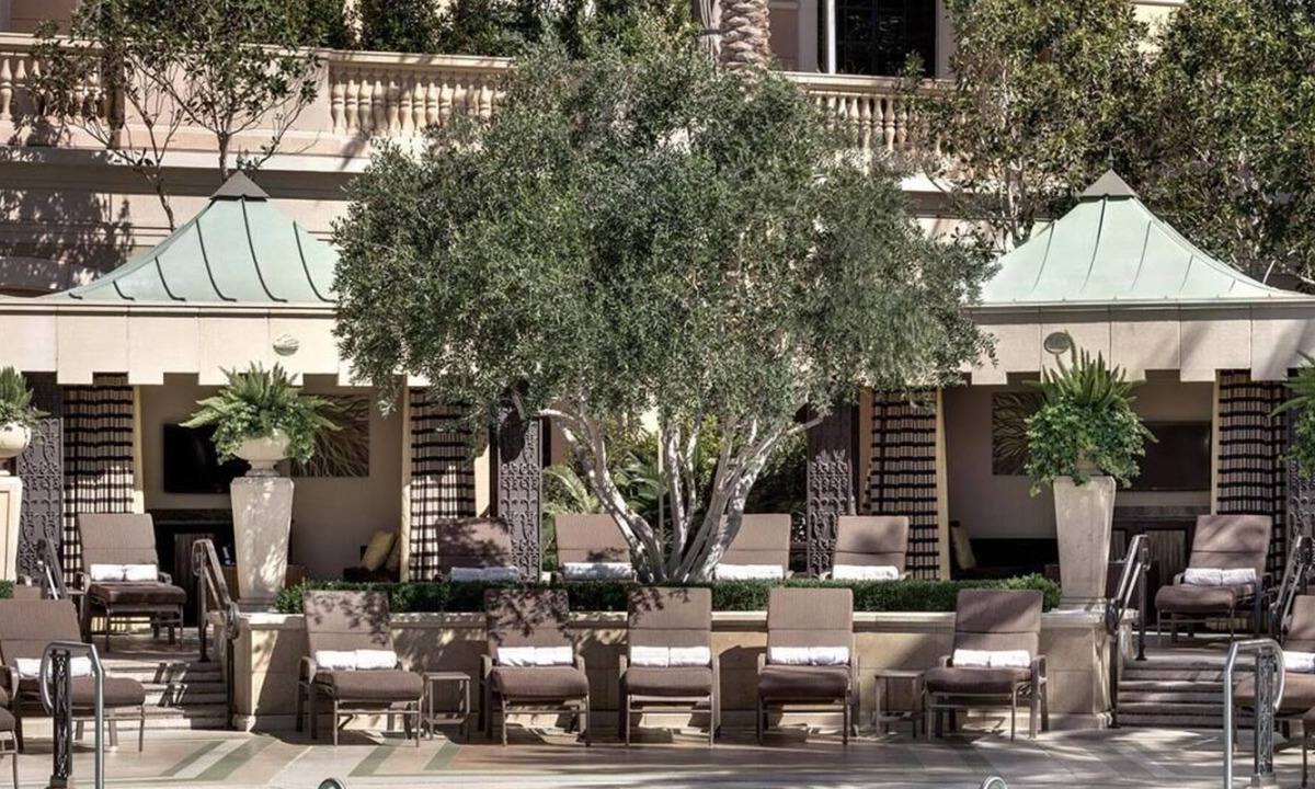 Las Vegas House | Wonderful Stay! 3 Classy Units, Outdoor Pool, Parking Near Bellagio Fountains!