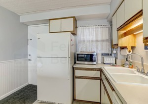 3rd Floor Oceanfront condo, easy beach access. Enjoy exclusive one of a kind fishing pier.