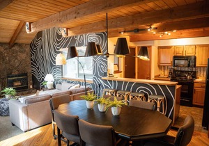 Cozy Sunriver Condo with Access to Exclusive Golf