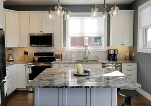 Park 402: Beautiful Condo Right Downtown
