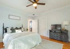 This house is a 1 bedroom(s), 1 bathrooms, located in Jacksonville, FL.