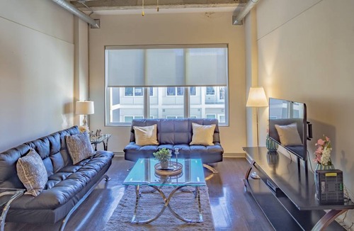 SoNo Apartment | 102 m² Apartment ∙ 2 bedrooms ∙ 5 guests