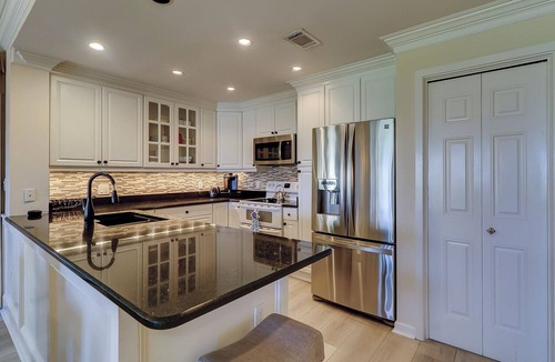 South Beach Condo | 1851 Beachside Tennis - Gorgeous Vies of Calibogue Sound!