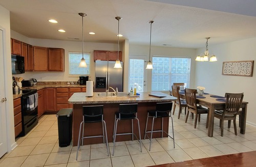 Pigeon Forge Cottage | 2 Min to Parkway | Arcade, Jetted Tub & Fireplace