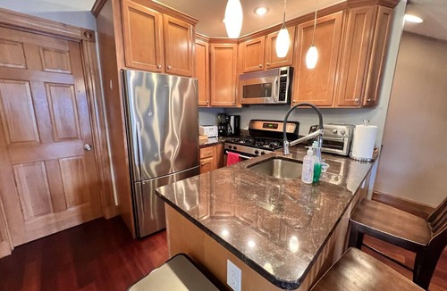 Central Square Condo | 2BR Top Floor PH Apt w/Private RoofDeck in Central Sq, minutes to Harvard&MIT