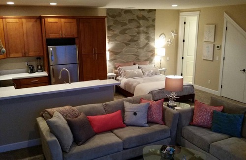 Harbour Pointe Apartment | 3, 6 or 12 month options, close to Seattle, dining, shopping-Waterfront beauty