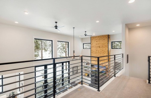 Deer Park House | 7BR Home, Towering Windows, Hot tub, SHARC passes