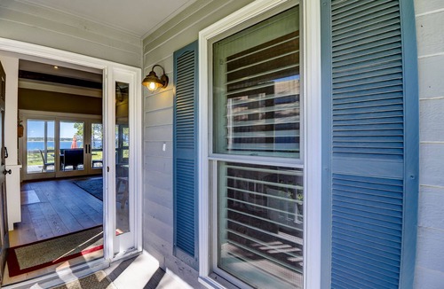South Beach House | 9 Lands End Rd-Pretty view, Pool Onsite, Easy Walk to water & S. Beach Marina
