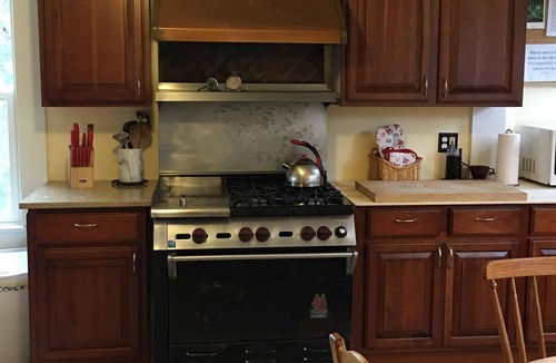 Mendocino House | Accommodates up to 22 people with 8 bedrooms and 4 bathrooms with 2 showers.