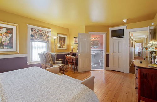 Gordonville Bed & Breakfast | After Eight Bed and Breakfast