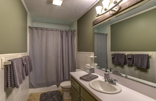 Blowing Rock House | Alpine Cottage Walking distance to App Ski cottage