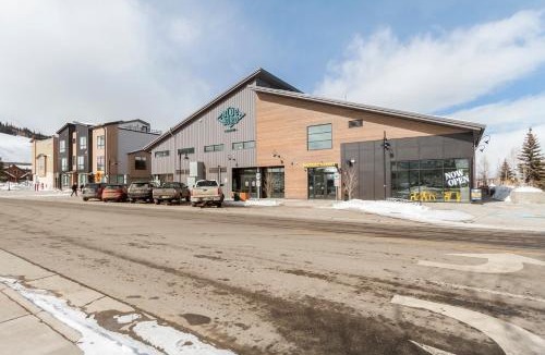Dillon House | Alpine Ridge A25 by Great Western Lodging