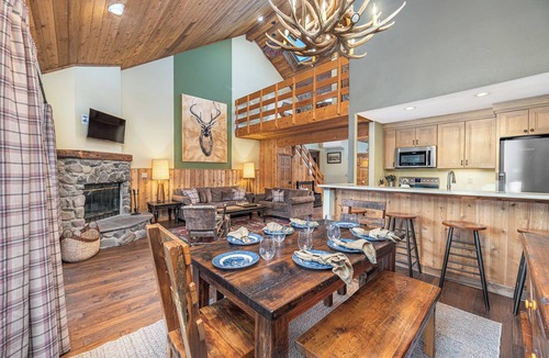 Windham House | Amazing Location, Steps Away from Magic Carpet to Main Lodge.