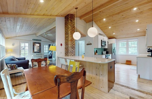 Lakeside House | Beautiful Lakeside MI vacation home with association beach access - late summer