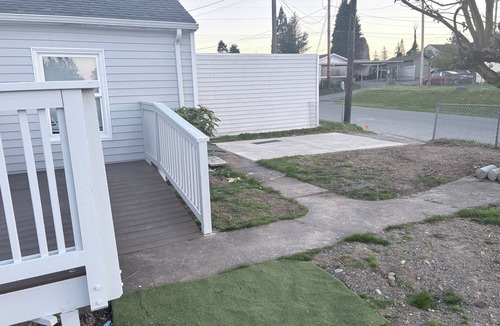 Everett House | Beautiful, quiet and secured two bedroom house