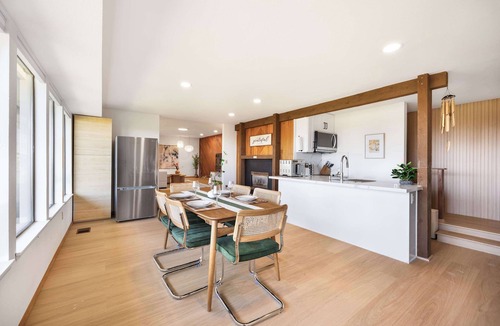Bellevue House | Bellevue Somerset 2BR w/Sunroom & Sweeping Views