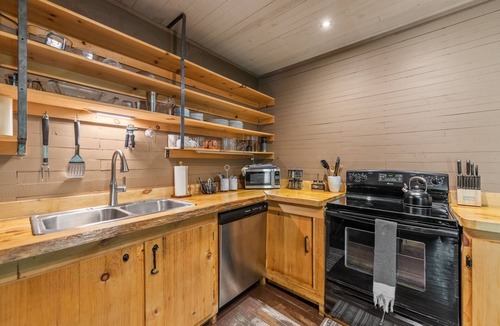 Foxfire Estates Cabin | Bliss - Mountaintop Cabin w/Steam Sauna, Minutes from Blue Ridge