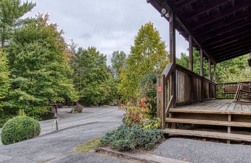 Pigeon Forge Cabin | Cabin ∙ 2 bedrooms ∙ 6 guests