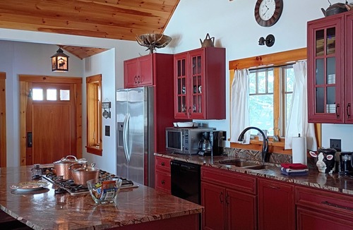 Rindge Cabin | Cabin & Sauna on Lake Monomonac near Mt. Monadnock