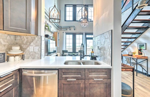 Atlantic Station Area Apartment | Central Atlantic Station Loft Near Mercedes-Benz!