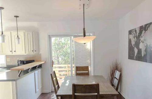 Witmer House | Cheerful, cozy home in the heart of Amish country!