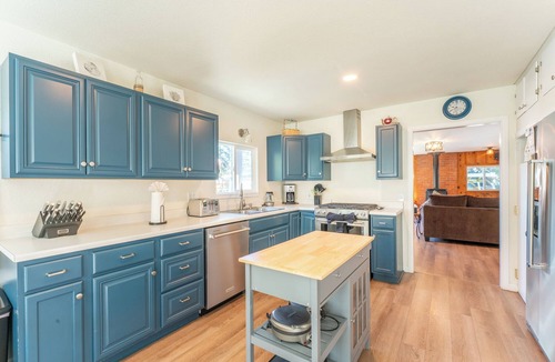 Fort Bragg House | Coastwood is a great coastal 4 bedroom house just minutes from the beach!