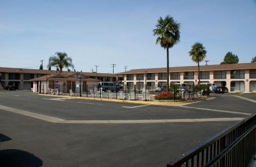 Northwest Anaheim Hotel | Colony Inn